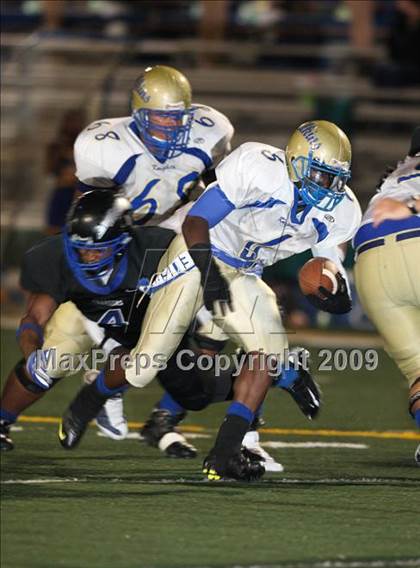 Thumbnail 1 in Elkins vs. Clear Springs (Texas Bi-District Playoffs) photogallery.