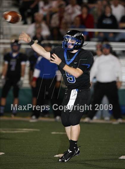 Thumbnail 2 in Elkins vs. Clear Springs (Texas Bi-District Playoffs) photogallery.