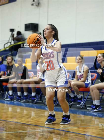 Thumbnail 1 in Thompson @ Chilton County photogallery.