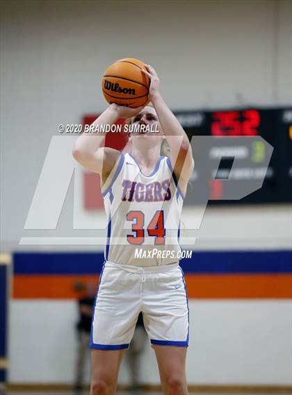 Thumbnail 2 in Thompson @ Chilton County photogallery.