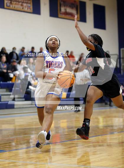 Thumbnail 1 in Thompson @ Chilton County photogallery.