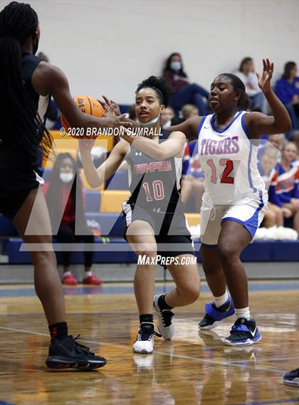 Thumbnail 1 in Thompson @ Chilton County photogallery.