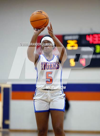 Thumbnail 2 in Thompson @ Chilton County photogallery.