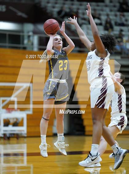 Thumbnail 3 in David Crockett @ Dobyns-Bennett photogallery.