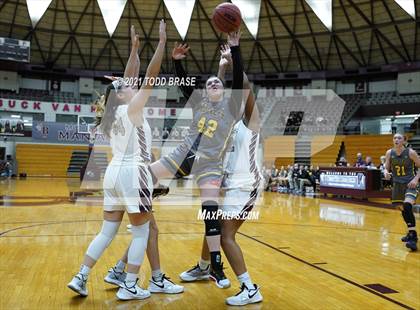 Thumbnail 1 in David Crockett @ Dobyns-Bennett photogallery.