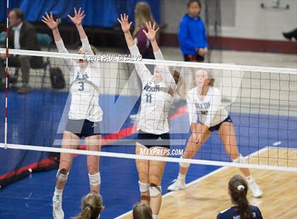 Thumbnail 2 in Valor Christian vs. Ralston Valley (CHSAA 5A 2nd Round) photogallery.