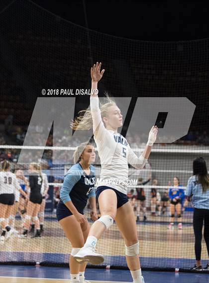 Thumbnail 1 in Valor Christian vs. Ralston Valley (CHSAA 5A 2nd Round) photogallery.