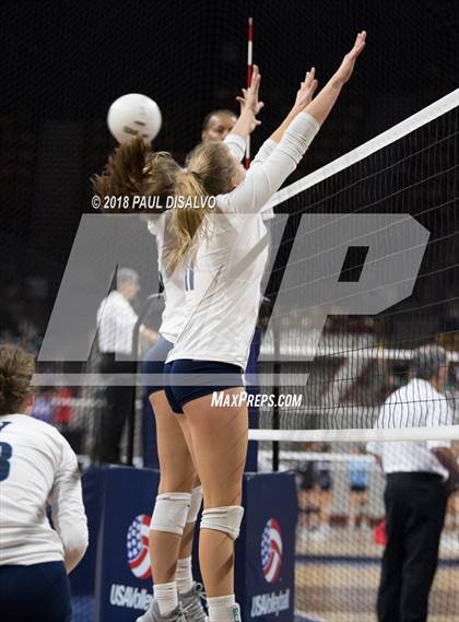 Thumbnail 2 in Valor Christian vs. Ralston Valley (CHSAA 5A 2nd Round) photogallery.