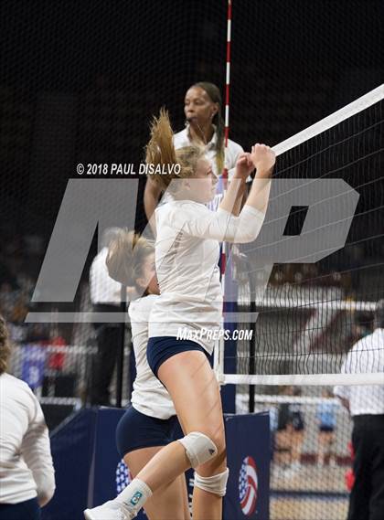 Thumbnail 2 in Valor Christian vs. Ralston Valley (CHSAA 5A 2nd Round) photogallery.