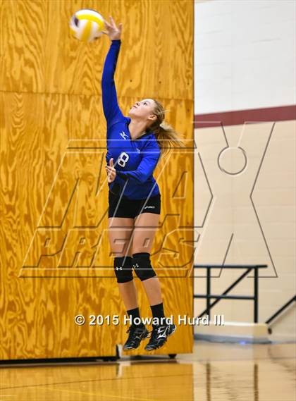 Thumbnail 2 in Cleburne vs Weatherford (EMS-ISD Tournament) photogallery.
