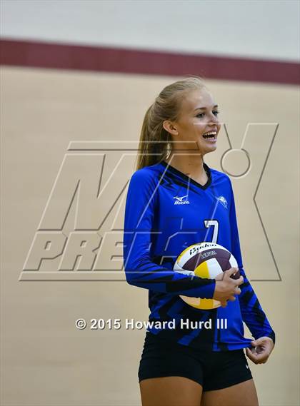 Thumbnail 1 in Cleburne vs Weatherford (EMS-ISD Tournament) photogallery.