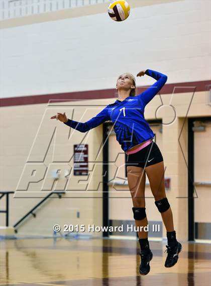 Thumbnail 3 in Cleburne vs Weatherford (EMS-ISD Tournament) photogallery.
