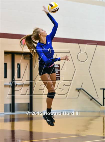 Thumbnail 3 in Cleburne vs Weatherford (EMS-ISD Tournament) photogallery.