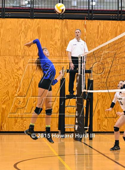 Thumbnail 3 in Cleburne vs Weatherford (EMS-ISD Tournament) photogallery.
