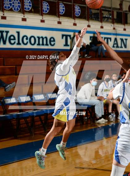 Thumbnail 2 in Charter Oak vs. Flintridge Sacred Heart (San Marino Tournament) photogallery.