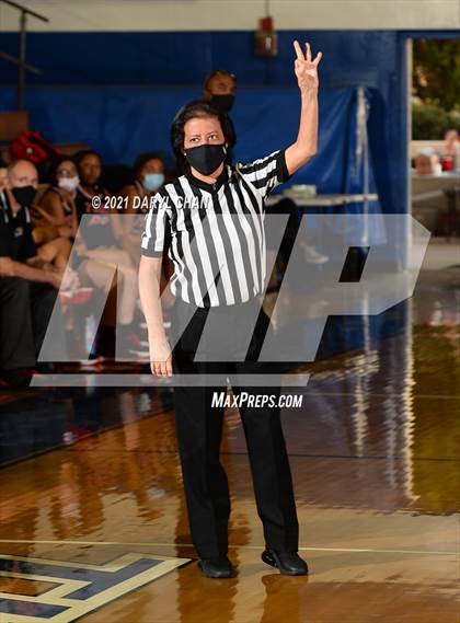 Thumbnail 3 in Charter Oak vs. Flintridge Sacred Heart (San Marino Tournament) photogallery.