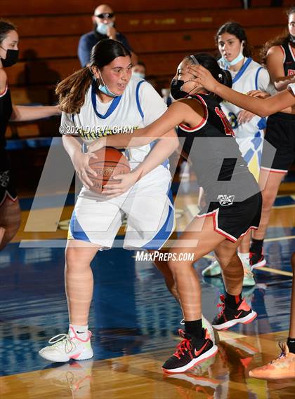 Thumbnail 3 in Charter Oak vs. Flintridge Sacred Heart (San Marino Tournament) photogallery.