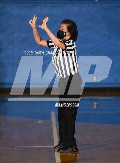 Thumbnail 3 in Charter Oak vs. Flintridge Sacred Heart (San Marino Tournament) photogallery.