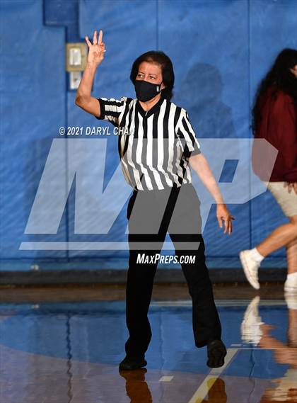 Thumbnail 3 in Charter Oak vs. Flintridge Sacred Heart (San Marino Tournament) photogallery.