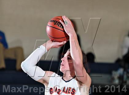 Thumbnail 2 in King's Academy vs Grainger County (Seymour Christmas Classic) photogallery.