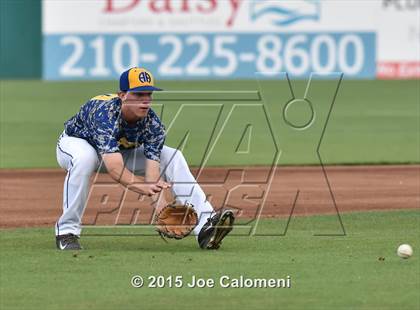 Thumbnail 3 in Alamo Heights vs. Calallen (UIL 5A Regional) photogallery.