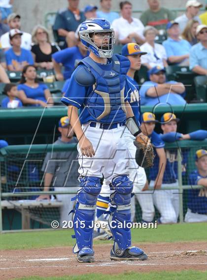 Thumbnail 2 in Alamo Heights vs. Calallen (UIL 5A Regional) photogallery.