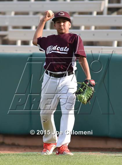 Thumbnail 2 in Alamo Heights vs. Calallen (UIL 5A Regional) photogallery.