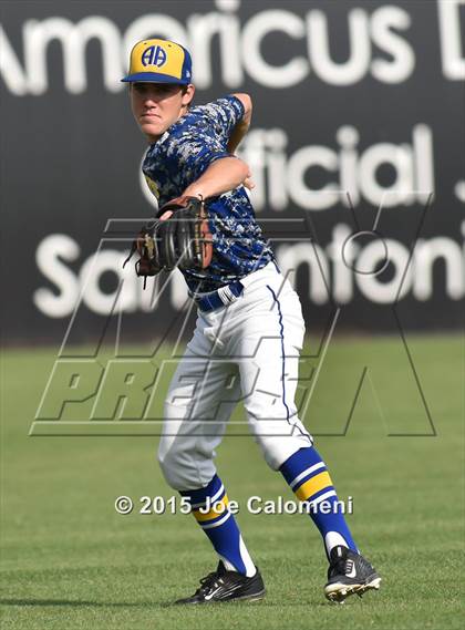 Thumbnail 1 in Alamo Heights vs. Calallen (UIL 5A Regional) photogallery.