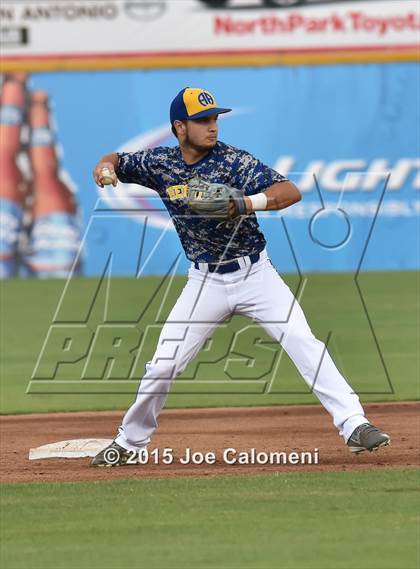 Thumbnail 1 in Alamo Heights vs. Calallen (UIL 5A Regional) photogallery.