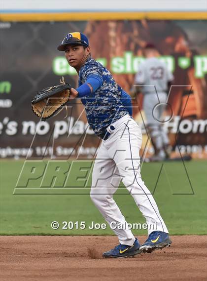 Thumbnail 3 in Alamo Heights vs. Calallen (UIL 5A Regional) photogallery.