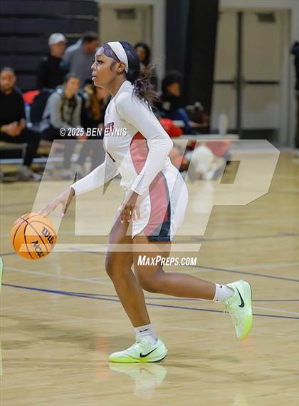Thumbnail 1 in Hillgrove vs. Desert Vista (She Got Game Classic) photogallery.