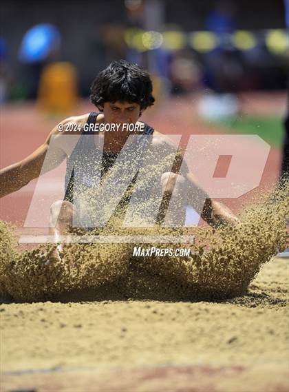 Thumbnail 2 in CIF Southern Section Divisional Finals (Boys) photogallery.
