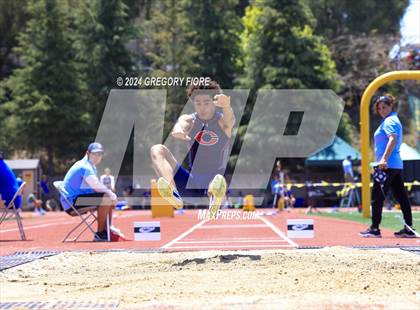 Thumbnail 2 in CIF Southern Section Divisional Finals (Boys) photogallery.