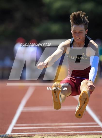 Thumbnail 1 in CIF Southern Section Divisional Finals (Boys) photogallery.