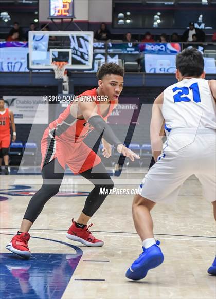 Thumbnail 3 in Pleasant Grove vs. James Logan (MaxPreps MLK Classic) photogallery.