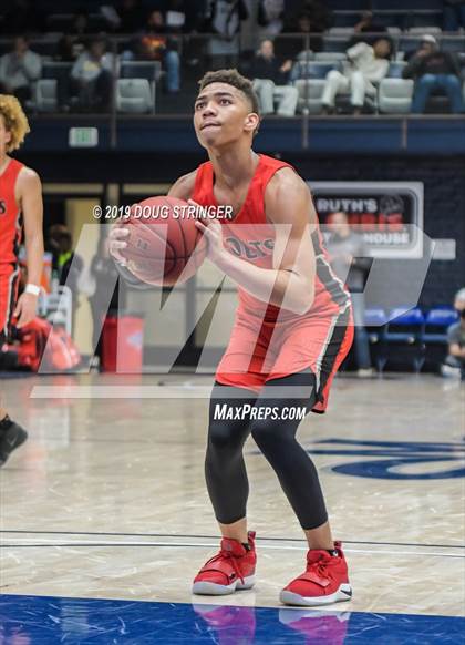 Thumbnail 2 in Pleasant Grove vs. James Logan (MaxPreps MLK Classic) photogallery.