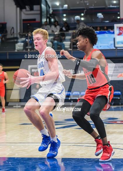 Thumbnail 2 in Pleasant Grove vs. James Logan (MaxPreps MLK Classic) photogallery.