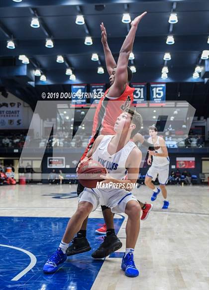 Thumbnail 3 in Pleasant Grove vs. James Logan (MaxPreps MLK Classic) photogallery.