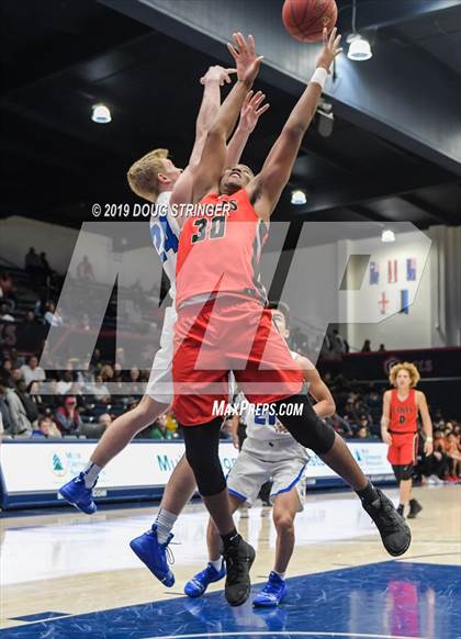 Thumbnail 3 in Pleasant Grove vs. James Logan (MaxPreps MLK Classic) photogallery.