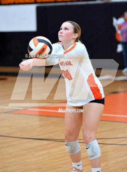 Thumbnail 1 in Winter Park vs DeLand (FHSAA 7A Region 1 Regional Final) photogallery.