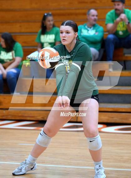 Thumbnail 2 in Winter Park vs DeLand (FHSAA 7A Region 1 Regional Final) photogallery.