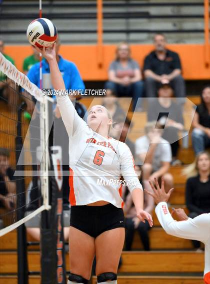 Thumbnail 2 in Winter Park vs DeLand (FHSAA 7A Region 1 Regional Final) photogallery.