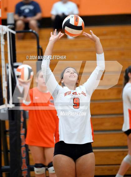 Thumbnail 3 in Winter Park vs DeLand (FHSAA 7A Region 1 Regional Final) photogallery.