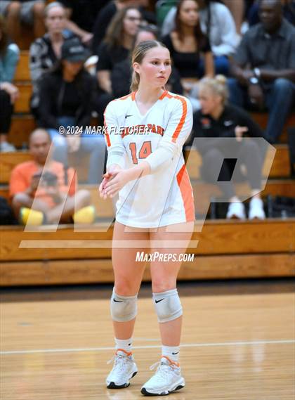 Thumbnail 2 in Winter Park vs DeLand (FHSAA 7A Region 1 Regional Final) photogallery.