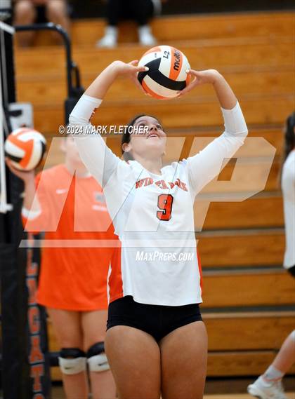 Thumbnail 2 in Winter Park vs DeLand (FHSAA 7A Region 1 Regional Final) photogallery.