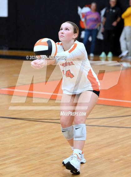 Thumbnail 2 in Winter Park vs DeLand (FHSAA 7A Region 1 Regional Final) photogallery.