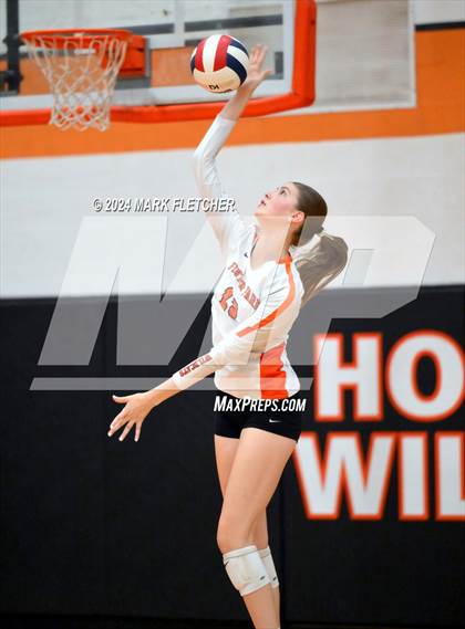 Thumbnail 1 in Winter Park vs DeLand (FHSAA 7A Region 1 Regional Final) photogallery.
