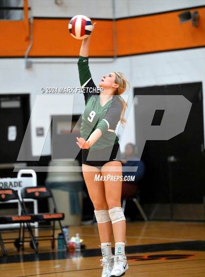 Thumbnail 2 in Winter Park vs DeLand (FHSAA 7A Region 1 Regional Final) photogallery.