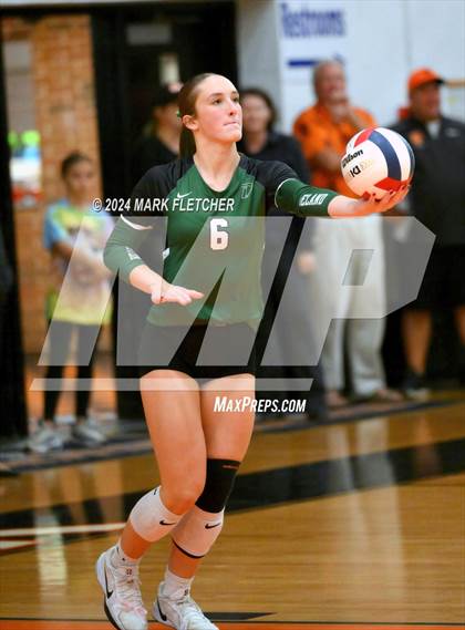 Thumbnail 3 in Winter Park vs DeLand (FHSAA 7A Region 1 Regional Final) photogallery.