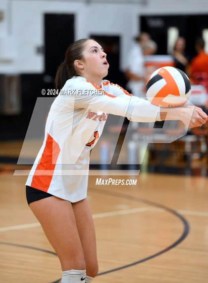 Thumbnail 2 in Winter Park vs DeLand (FHSAA 7A Region 1 Regional Final) photogallery.